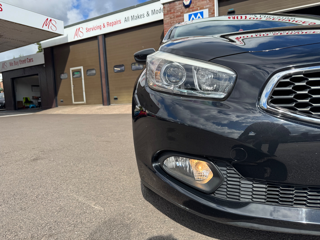 Kia Ceed Hatchback Red #20