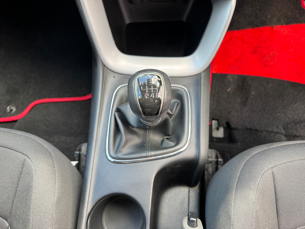 Kia Ceed Hatchback Red #18