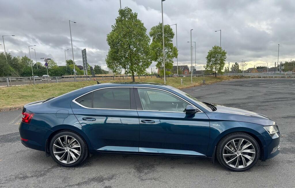 Skoda Superb S White #7