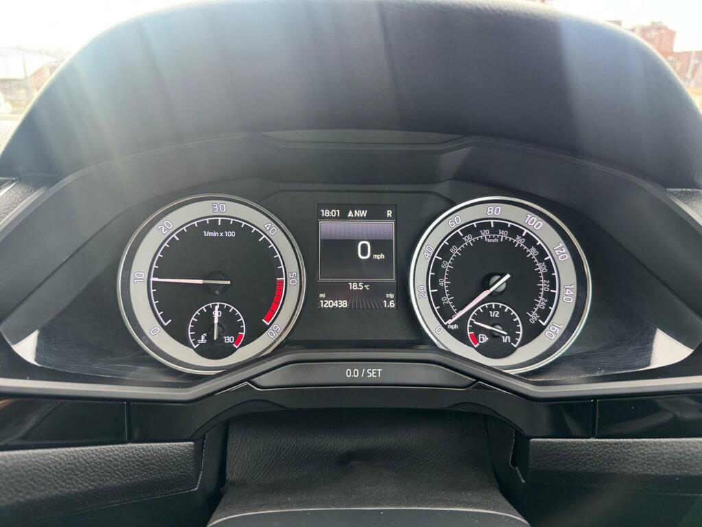 Skoda Superb S White #10