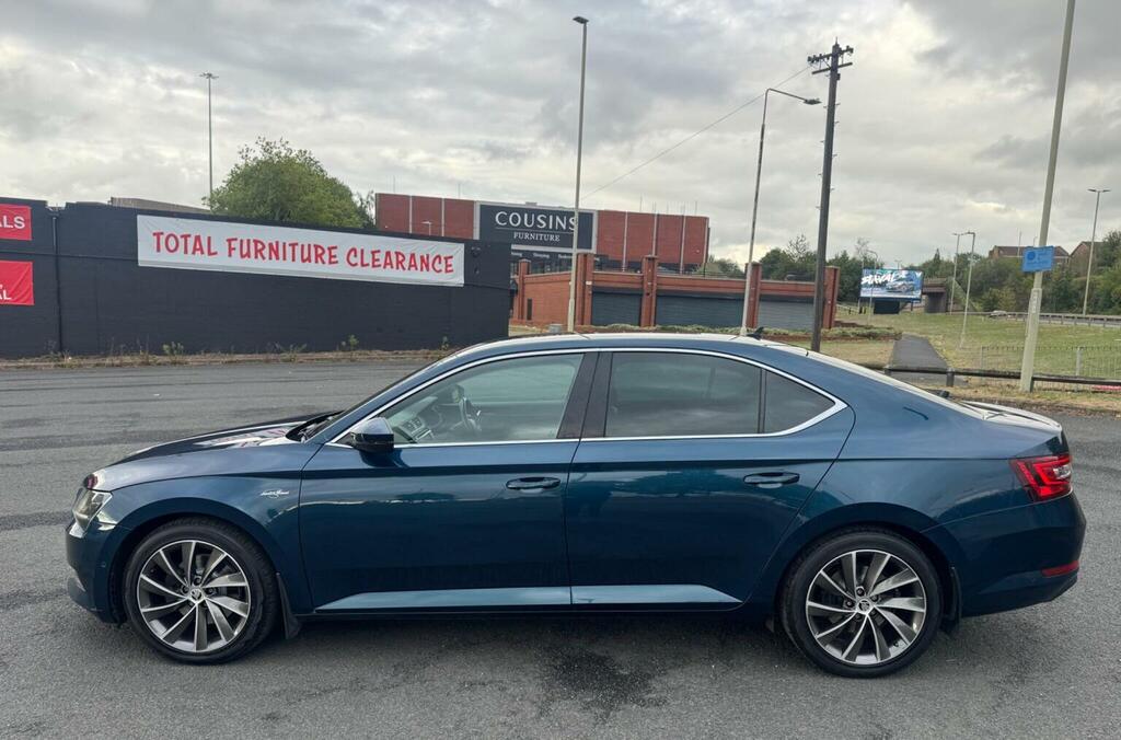 Skoda Superb S White #8