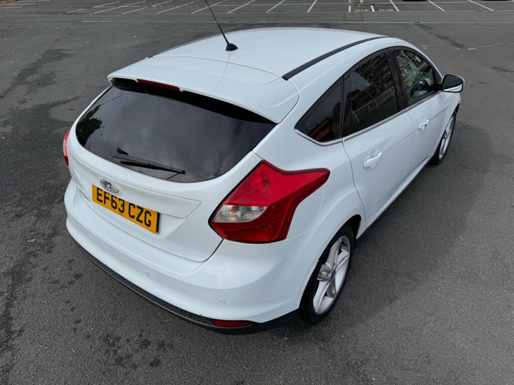 Ford Focus Red #25