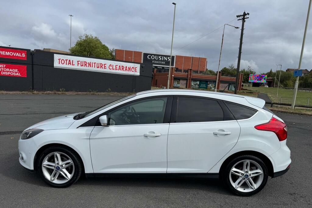Ford Focus Red #8