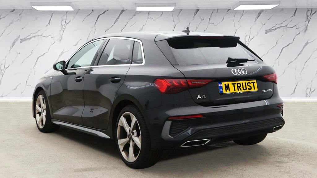 Audi A3 1L S Line Black #3