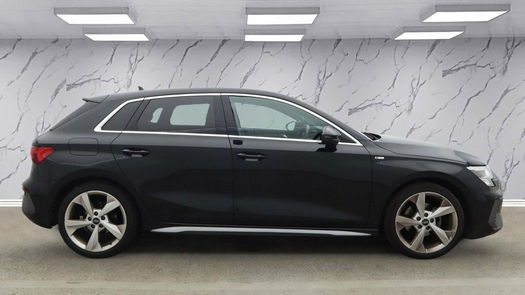 Audi A3 1L S Line Black #5