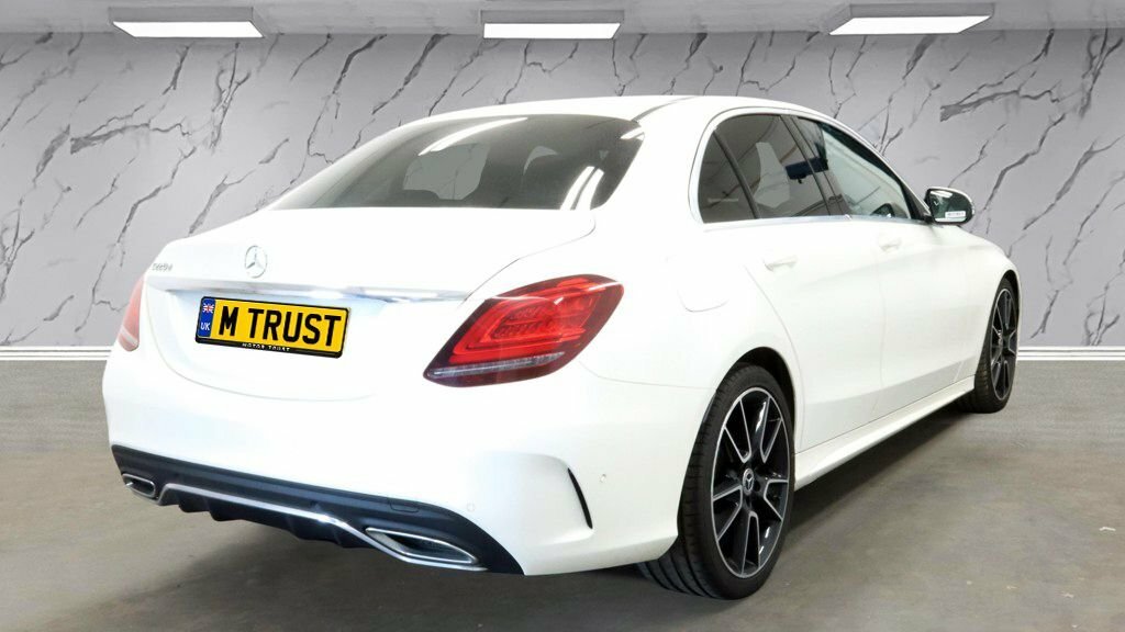 Mercedes-Benz C Class 2L Amg Line White #4