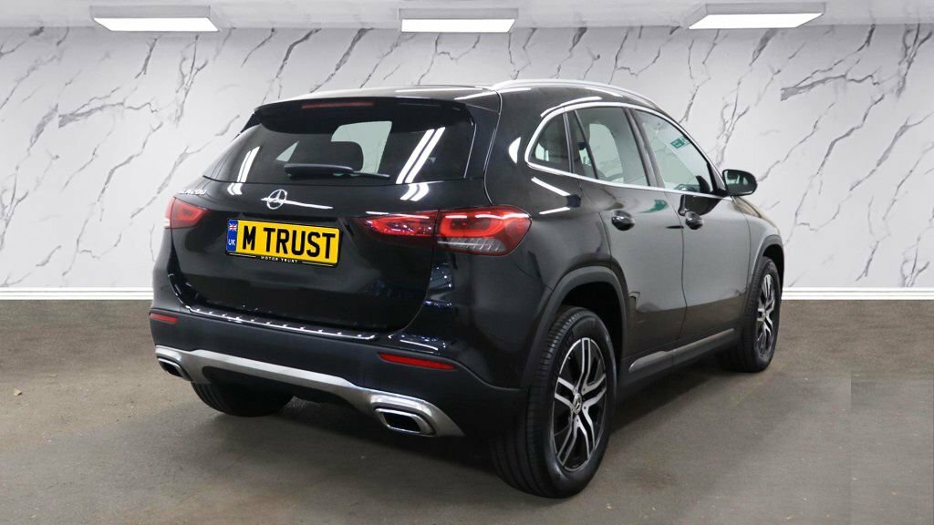 Mercedes-Benz GLA Class 1.3L Sport Black #4