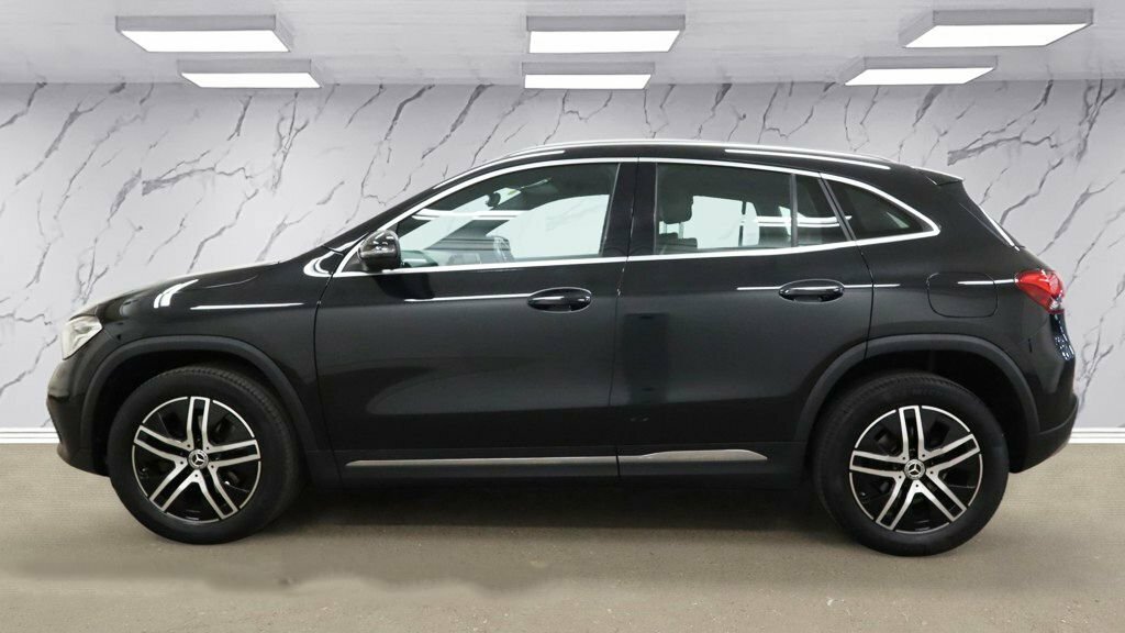 Mercedes-Benz GLA Class 1.3L Sport Black #6