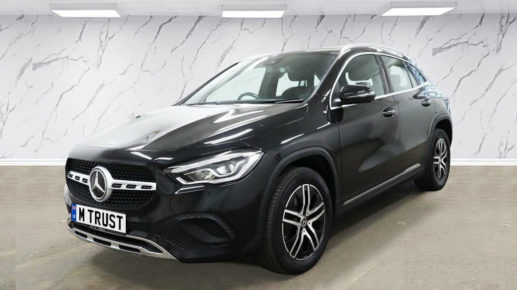 Mercedes-Benz GLA Class 1.3L Sport Black #2