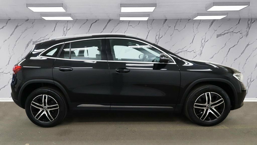 Mercedes-Benz GLA Class 1.3L Sport Black #5