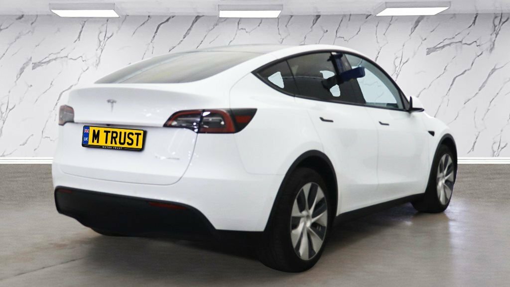 Tesla Model Y Suv White #4