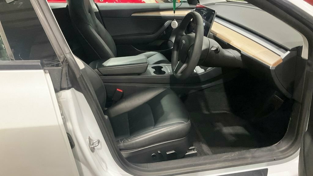 Tesla Model 3 Saloon Red #9