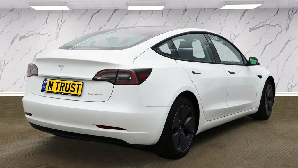 Tesla Model 3 Saloon White #4