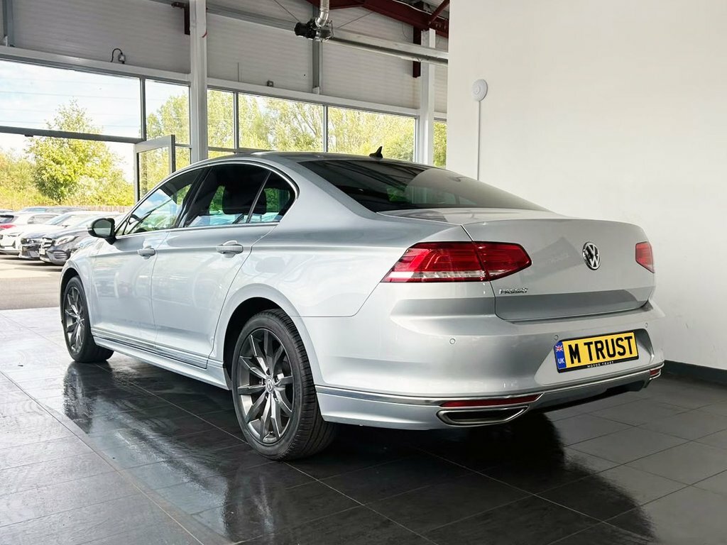 Volkswagen Passat 1.5L R-line Silver #5