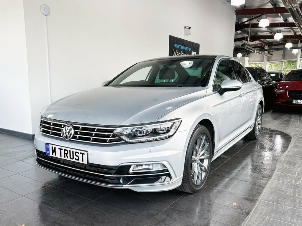 Volkswagen Passat 1.5L R-line Silver #3