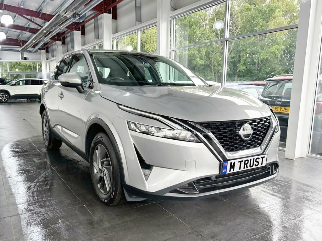 Nissan Qashqai 1.3L Acenta Premium Silver #2