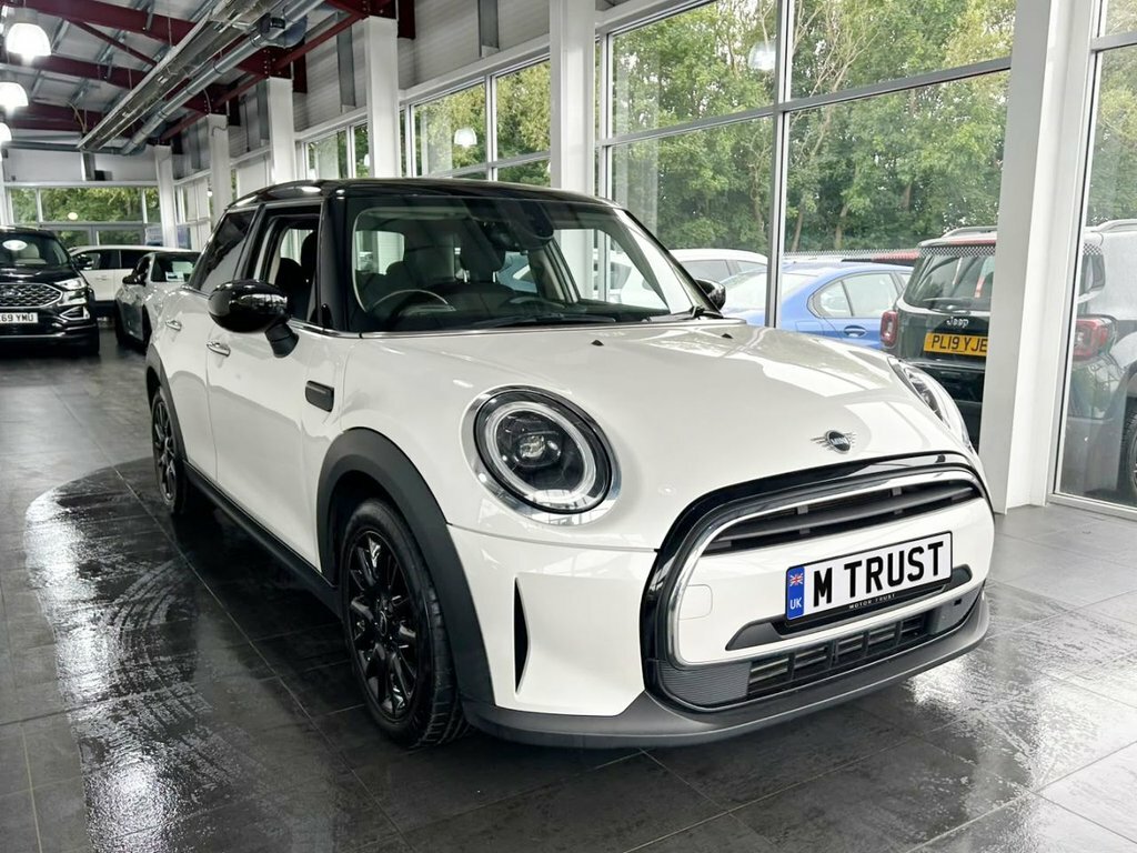 Mini Hatch 1.5L Cooper Classic PG23MME White #2
