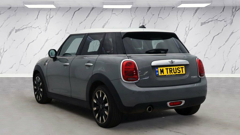 Mini Hatch 1.5L Cooper Exclusive FV70JVD Grey #3