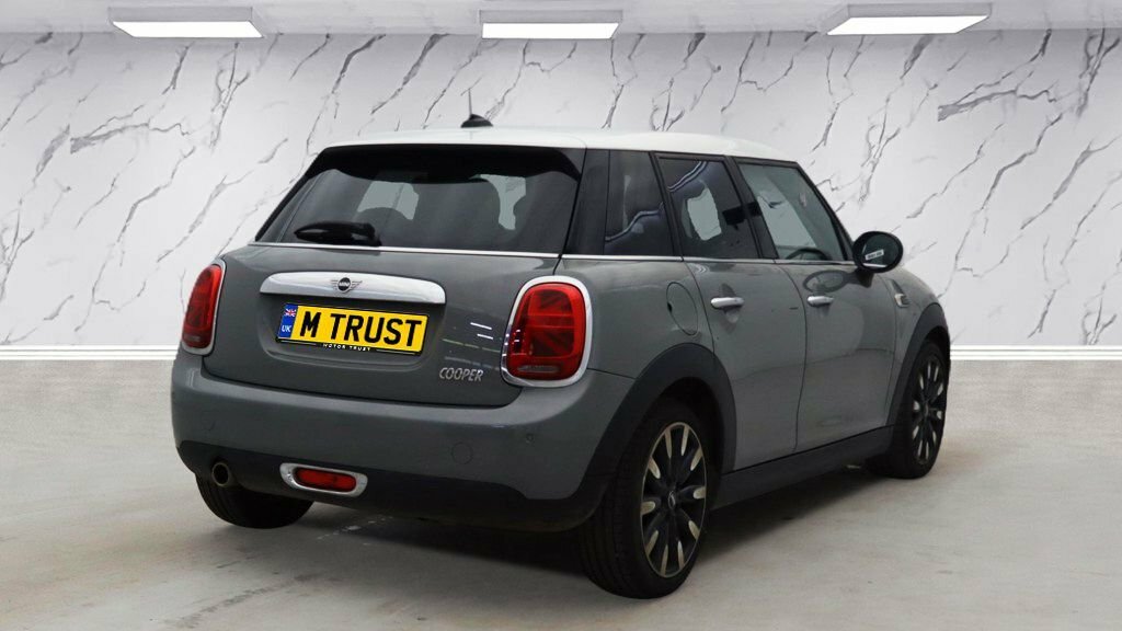 Mini Hatch 1.5L Cooper Exclusive FV70JVD Grey #4