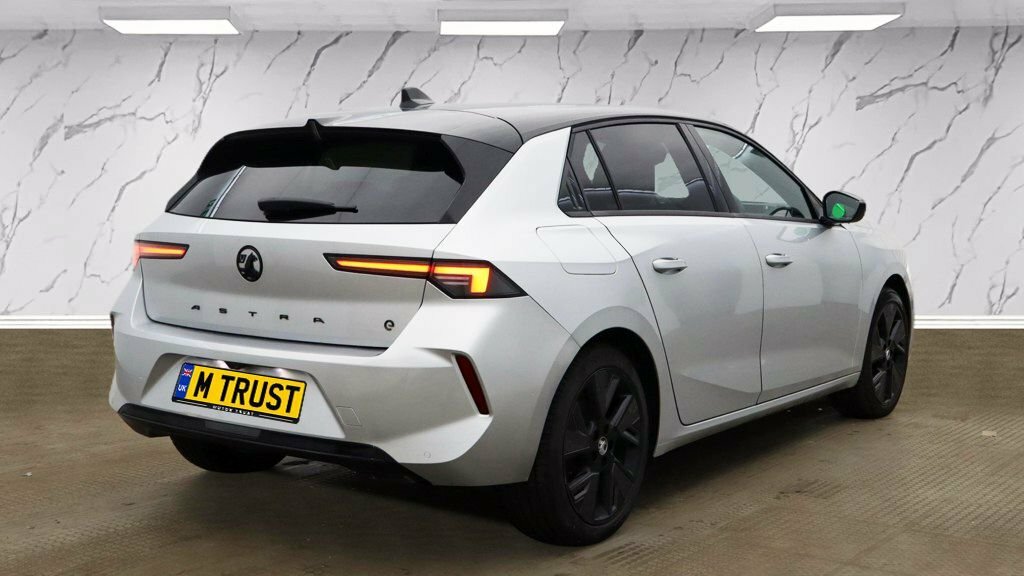 Vauxhall Astra Hatchback DP24LXC Silver #4