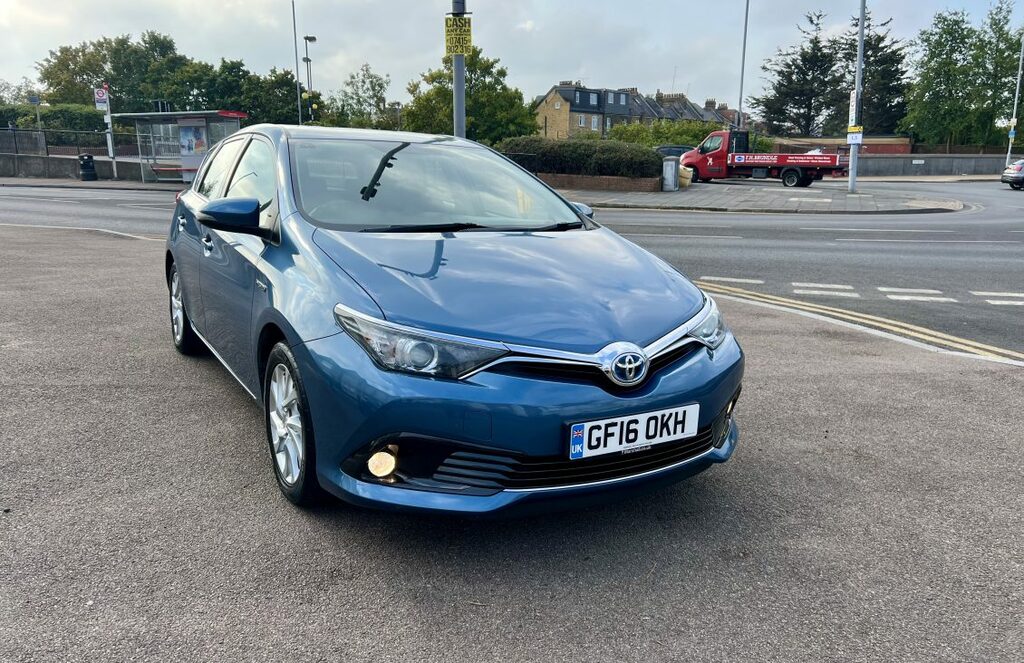 Toyota Auris Hatchback Blue
