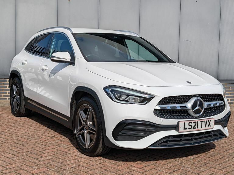 Mercedes-Benz GLA Class Gla 180 Amg Line White