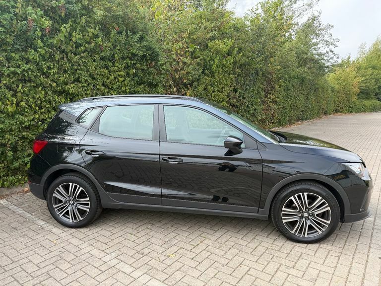 Seat Arona 1.0 Tsi 110 Se Technology Dsg YF23OWP Black #2