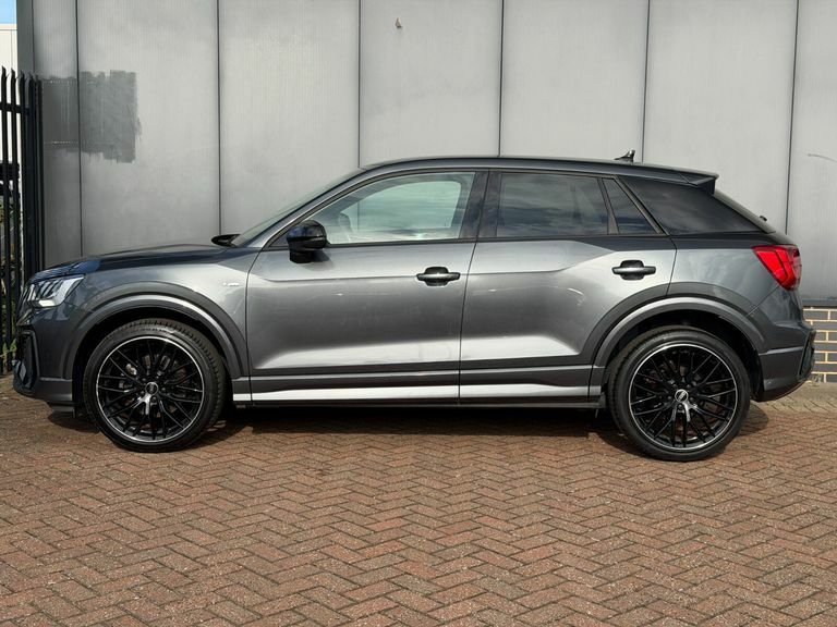 Audi Q2 30 Tfsi Black Edition Grey #6