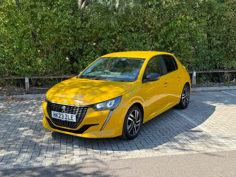 Peugeot 208 1.2 Puretech 100 Active Premium Yellow