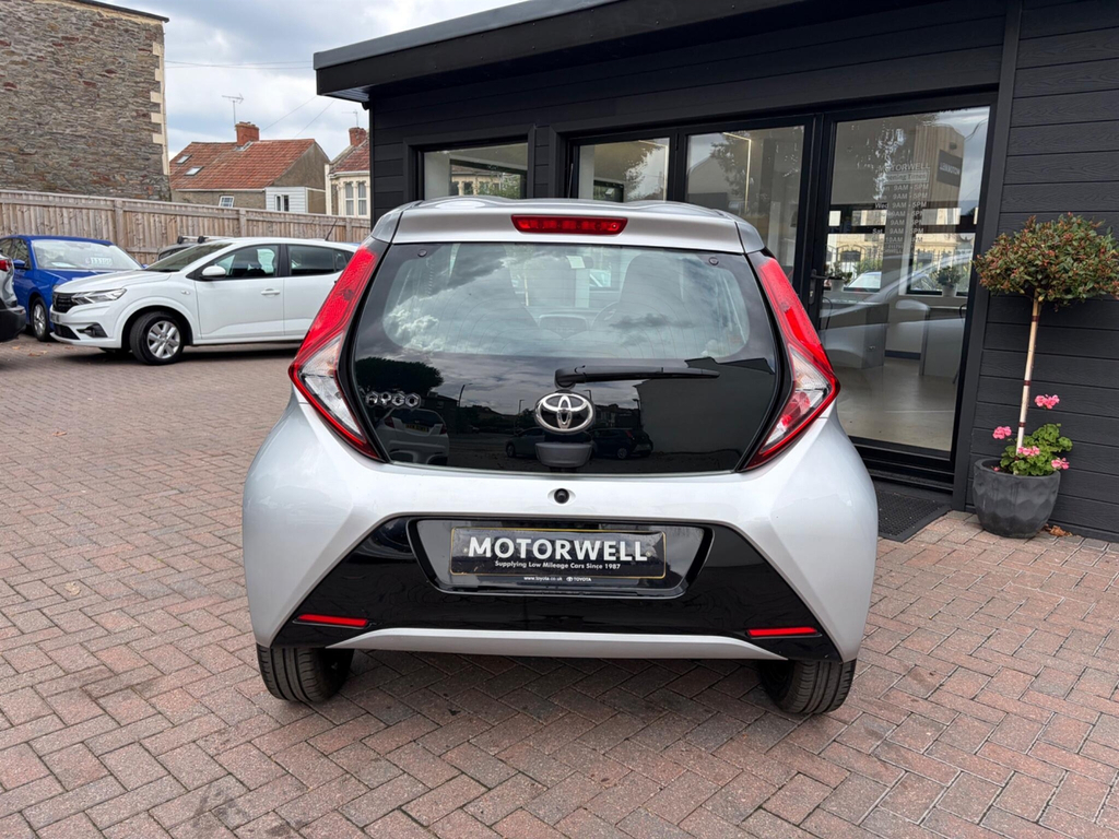 Toyota Aygo 1.0 Vvt-i X-play Euro 6 Ss Black #6