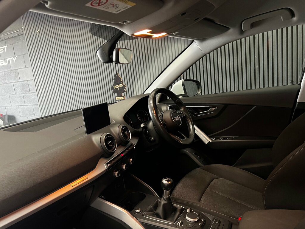 Audi Q2 Technik White #22