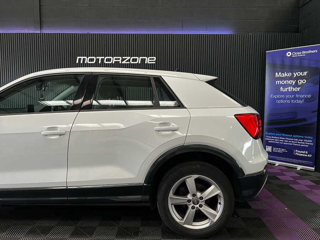 Audi Q2 Technik White #18