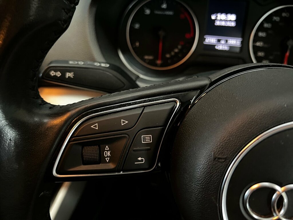 Audi Q2 Technik White #32