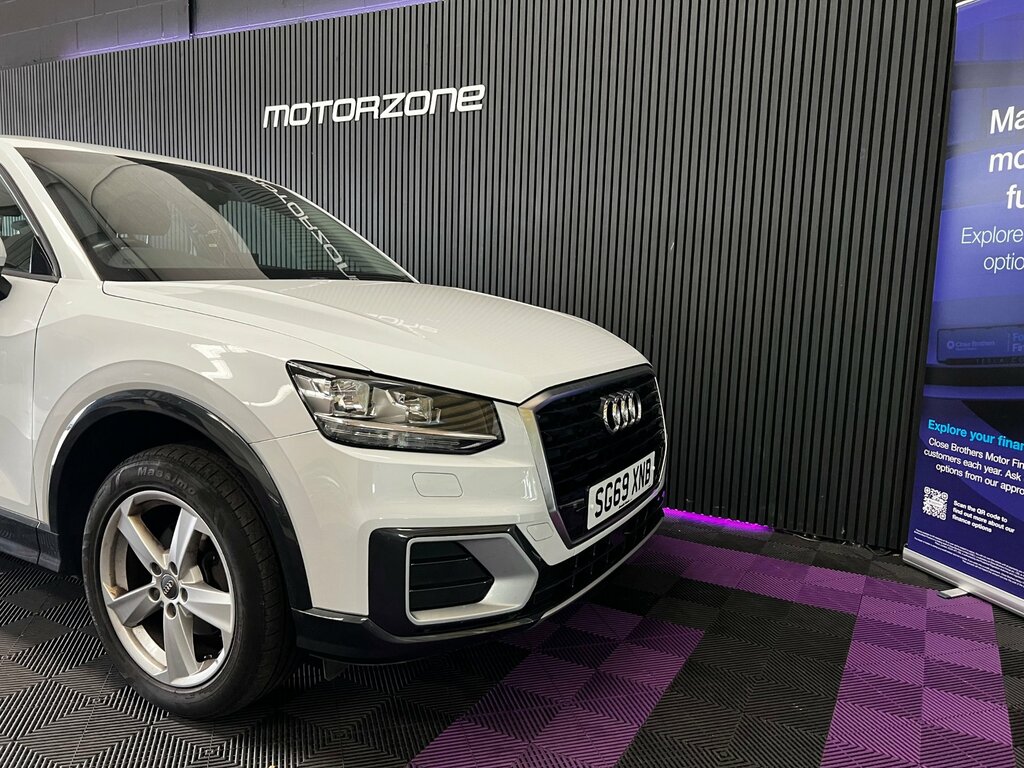 Audi Q2 Technik White #9