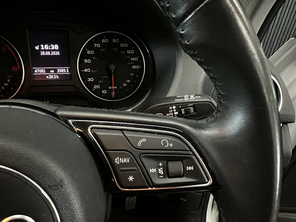 Audi Q2 Technik White #33