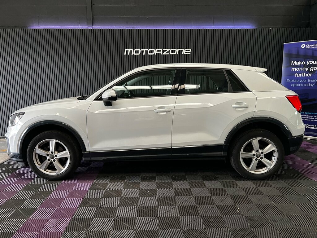 Audi Q2 Technik White #16
