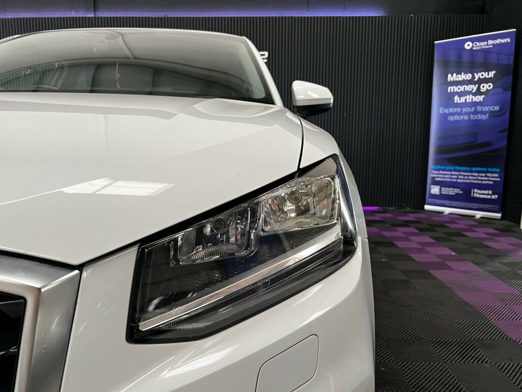 Audi Q2 Technik White #37