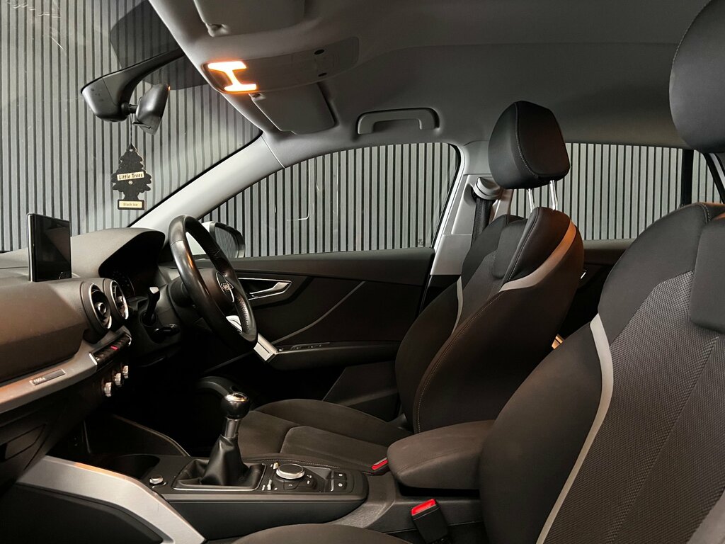 Audi Q2 Technik White #23