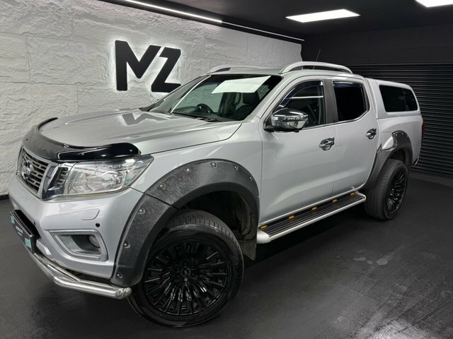 Nissan Navara 2.3 Dci Tekna Pickup Double Cab 4W Silver