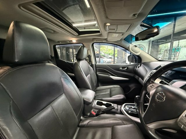 Nissan Navara 2.3 Dci Tekna Pickup Double Cab 4W SB66DKA Silver #2