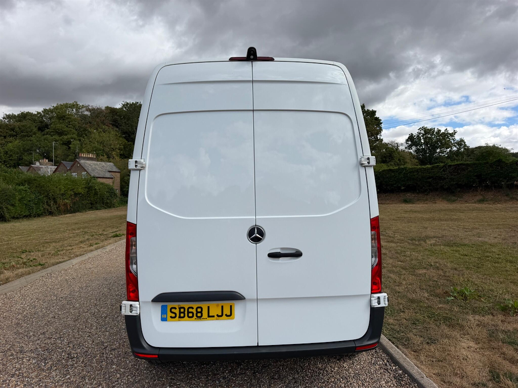Mercedes-Benz Sprinter Panel Van White #5
