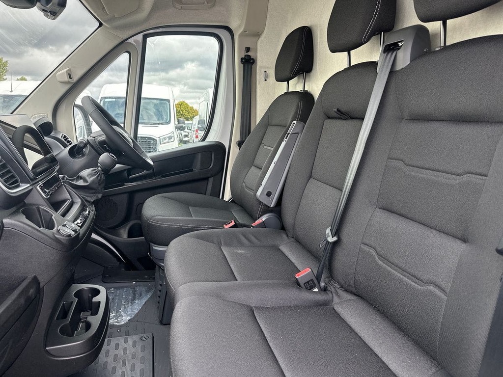 Vauxhall Movano 2L Prime Grey #8