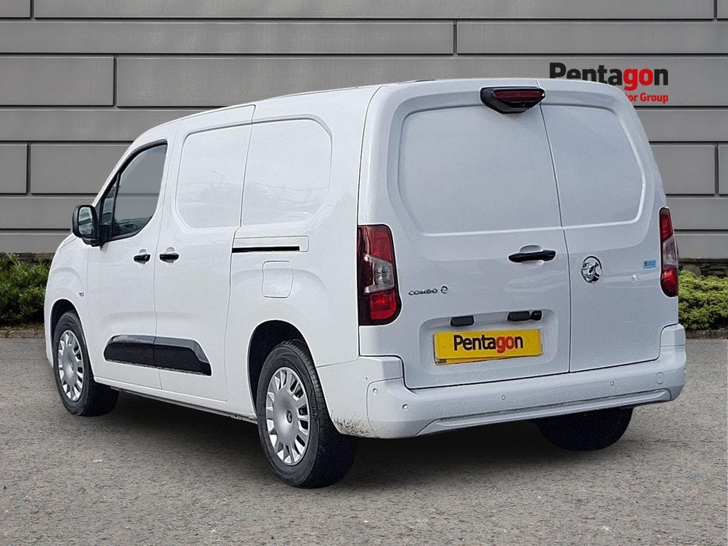 Vauxhall Combo-e Life 52Kwh Pro Xl Panel Van 6Dr Lwb 11Kw White #2