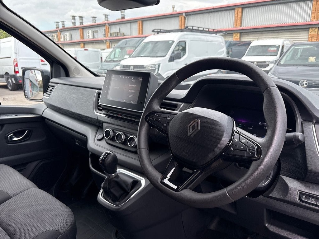 Renault Trafic Ll30 52Kwh Advance Panel Van L2 HN74YUE Grey #5
