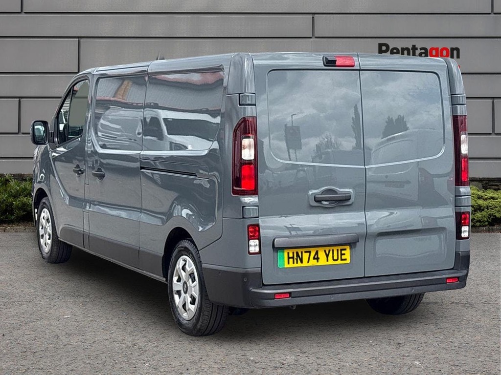 Renault Trafic Ll30 52Kwh Advance Panel Van L2 HN74YUE Grey #2