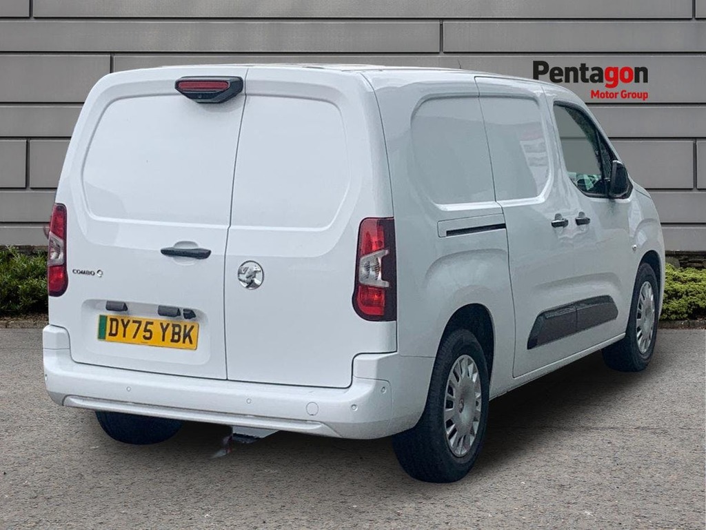 Vauxhall Combo-e Life 52Kwh Pro Xl Panel Van 6Dr Lwb 11Kw White #4