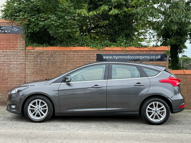 Ford Focus 1.6 Zetec Hatchback Powershift Euro 6 Grey #4