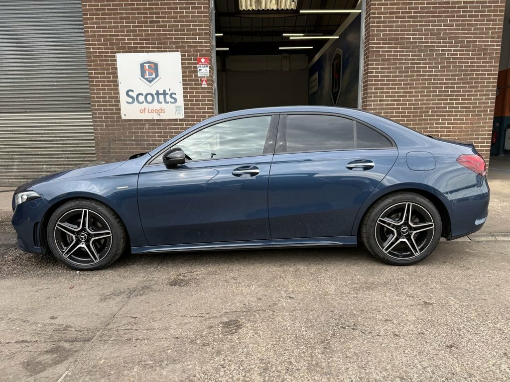 Mercedes-Benz A Class 2L Amg Line Edition WIG2777 Blue #5