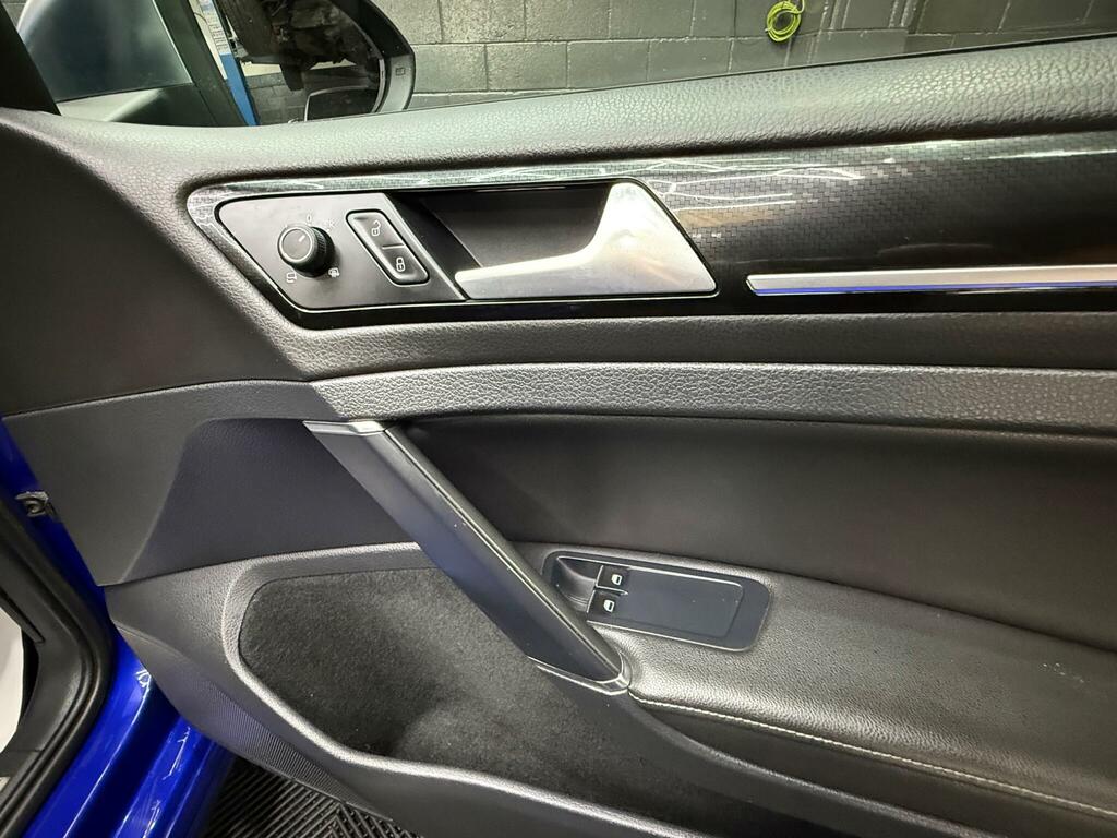 Volkswagen Golf Golf R Dsg Red #16