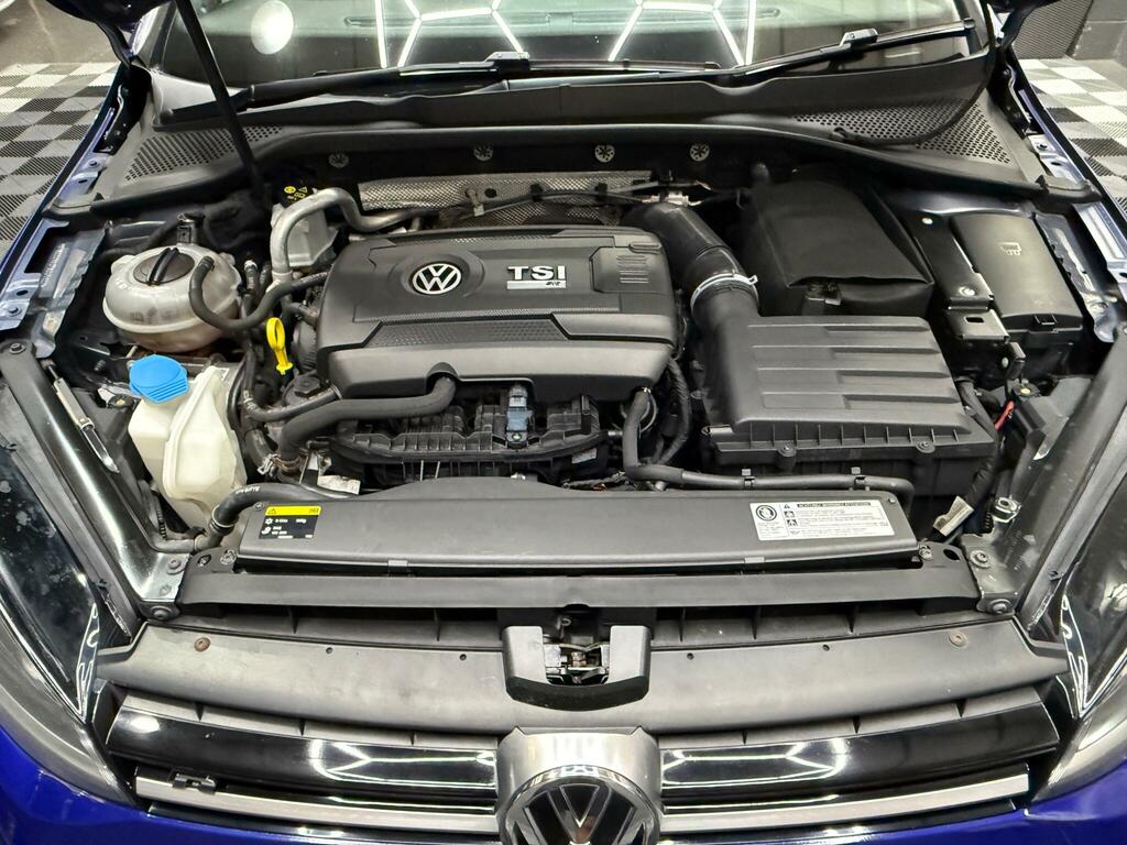 Volkswagen Golf Golf R Dsg Red #24